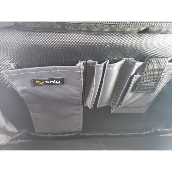 Solo Classic 15.6" Expandable Messenger / Laptop Case - Picture 3 of 4